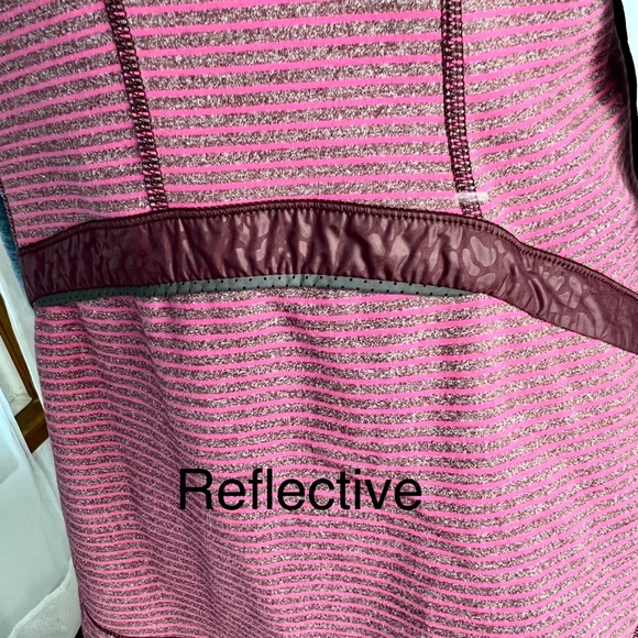 Lululemon Rebel Runner Vest Petal Camo Embossed Hyper Stripe Bumble Berry Sz 6 - Picture 6 of 16